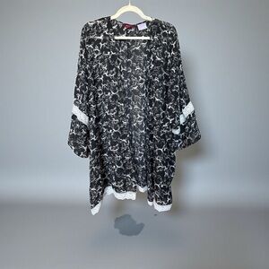 Panhandle Slim Black and White Horse Patterned Kimono Size L/XL